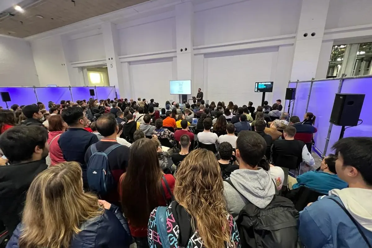 Público asistiendo a la ponencia de Pedro SEO en Jump2Digital